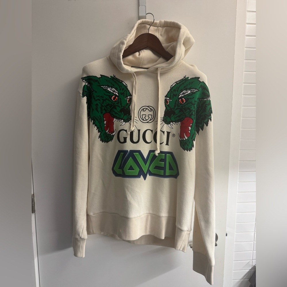 ❌ SOLD ❌ Gently worn Gucci LOVED hoodie